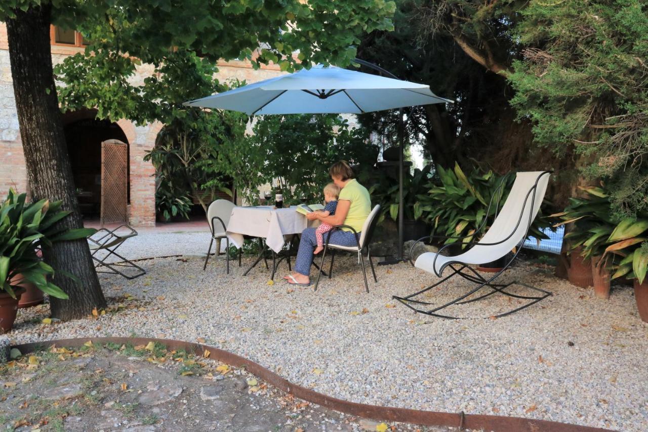 מונטרוני ד'ארביה Agriturismo La Roverella מראה חיצוני תמונה