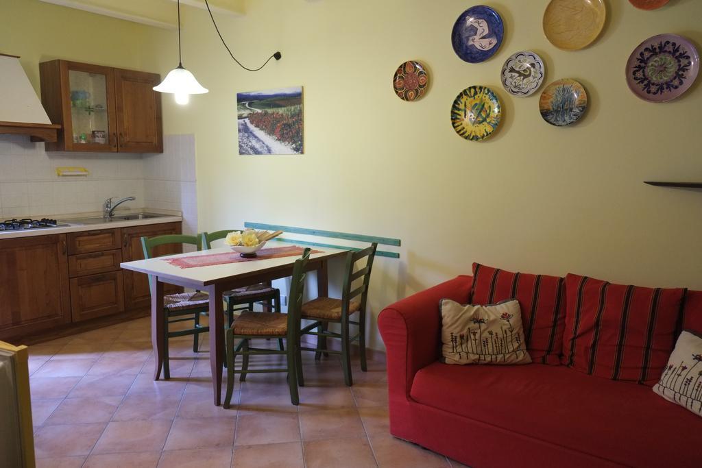 מונטרוני ד'ארביה Agriturismo La Roverella מראה חיצוני תמונה