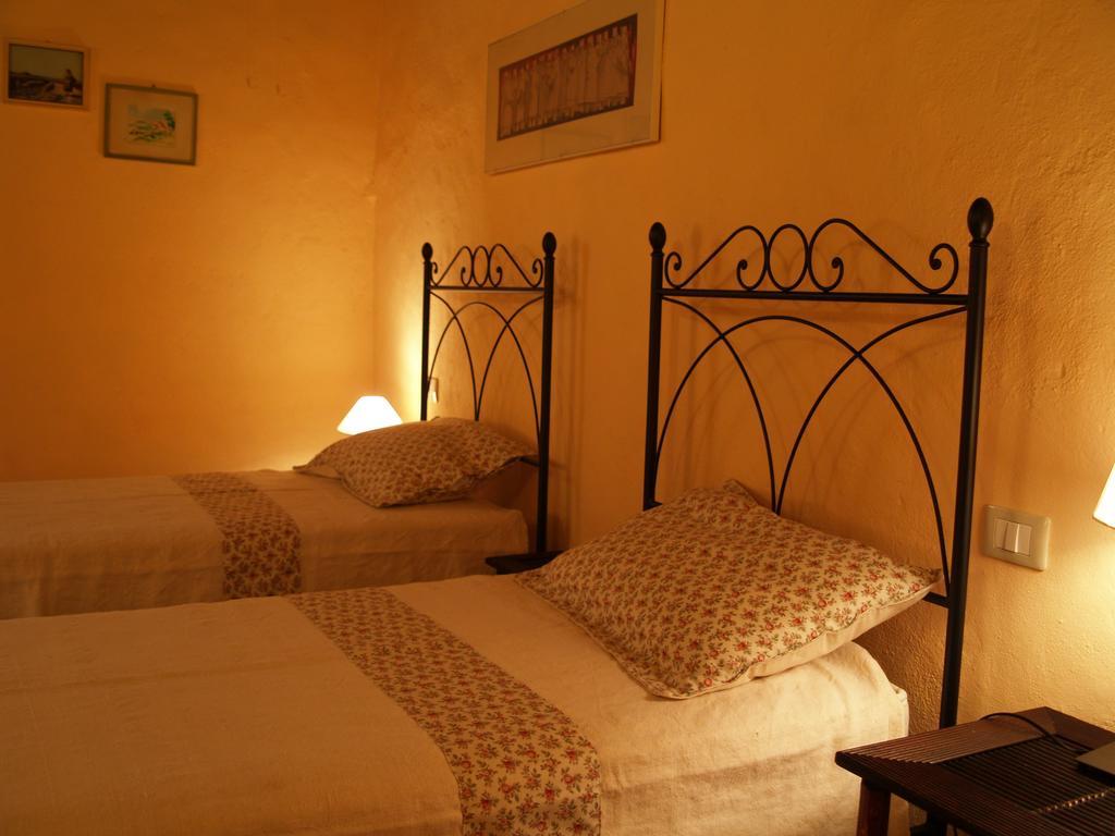 מונטרוני ד'ארביה Agriturismo La Roverella מראה חיצוני תמונה